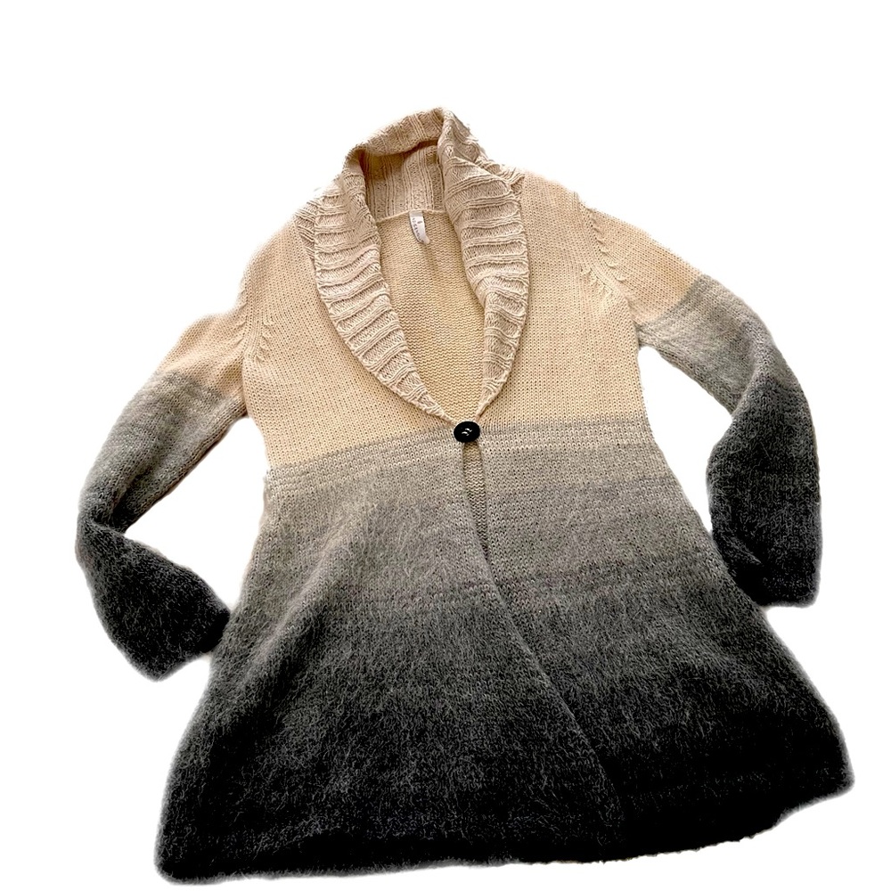 Indigenous Alpaca sweater. Small. Mint condition